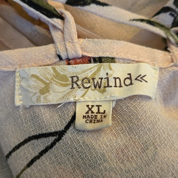 Rewind Sheer Floral Top - Picture 3 of 6